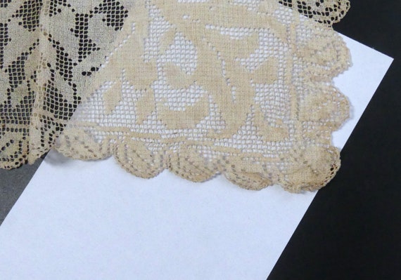 Vintage filet lace collar color ivory 16” x 12”1/2 - image 5