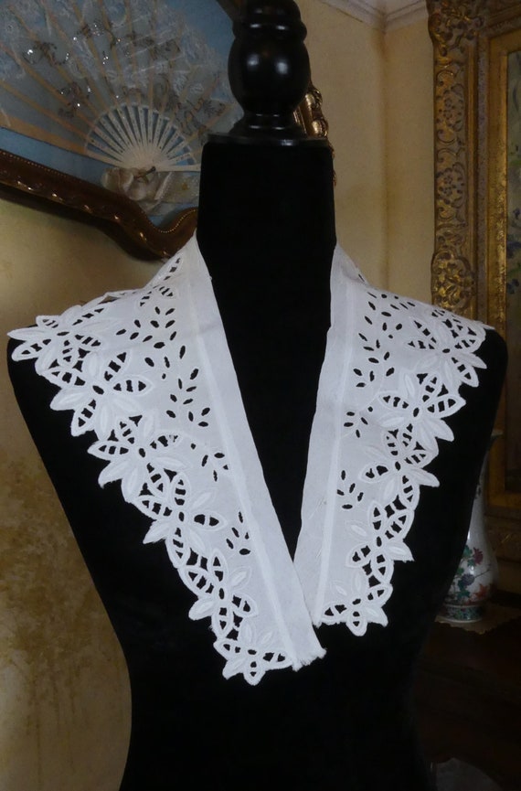 Vintage 40’s machine embroidery flower lace collar