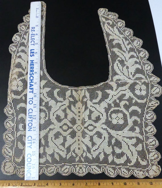 Vintage filet lace collar color ivory 16” x 12”1/2 - image 4