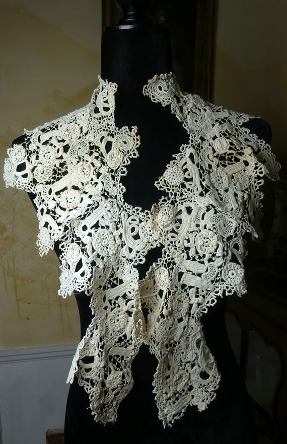 Antique Irish crochet lace collar color ivory