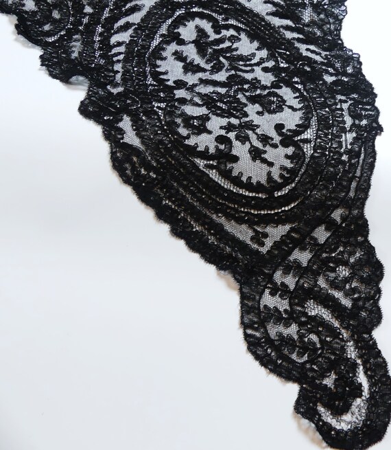 Antique 1860’s Victorian black lace shawl - image 7