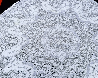 Vintage Quaker lace tablecloth 65” x 67”