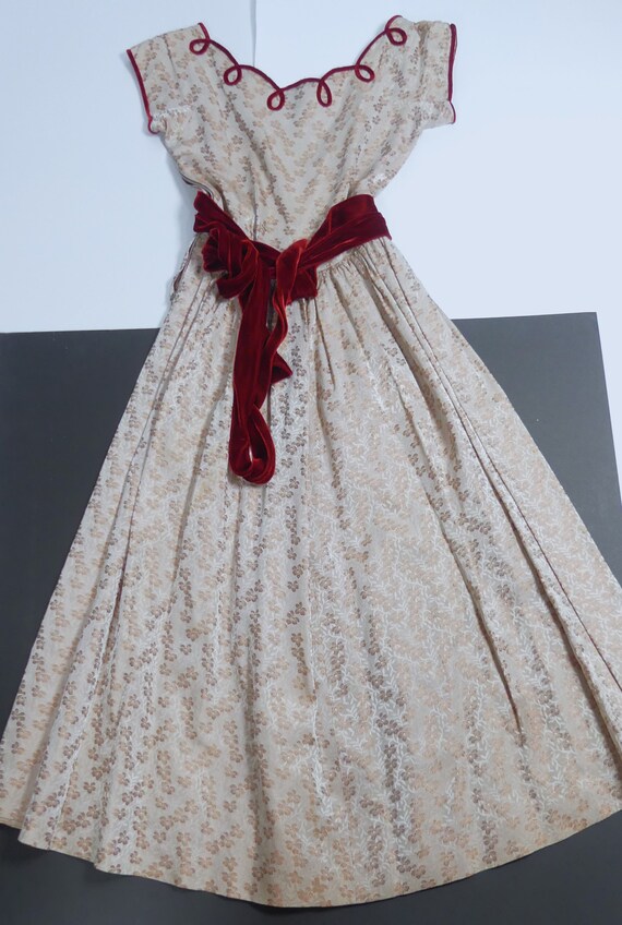 Vintage 40's silk velvet trim lady dress - image 6