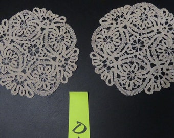 Vintage 2pieces Bobbin lace doilies color sand   (D )