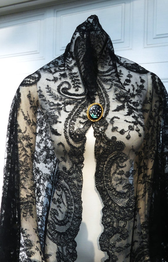 Antique 1860’s Victorian black lace shawl - image 3