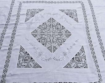 Antique linen embroidery & cut work Bobbin lace bedspread cover color ivory 106” x 82”