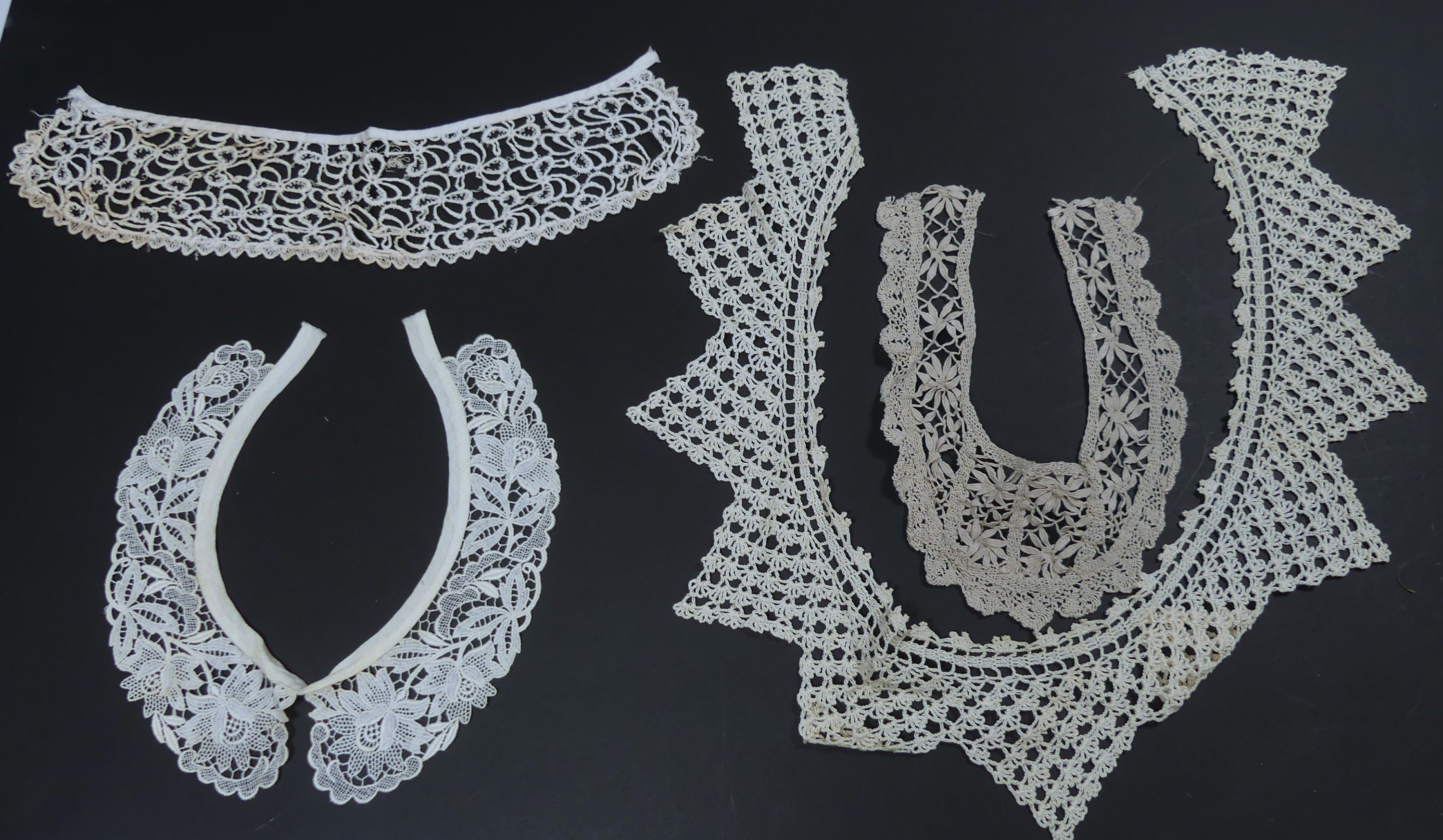 Lot De 4 Cœurs En Dentelle Ancienne Blanc, Fait Main, Déco Vintage