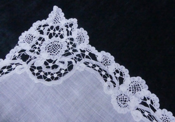 Vintage hand done Brussels cotton fabric lace han… - image 4