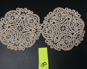 Vintage 2pieces Bobbin lace doilies color sand   ( B )