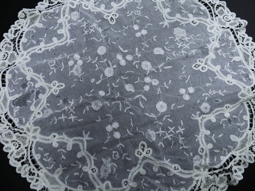 Antique 19th C Very Long Brussels Lace W Belgian Zele Round Trim Small