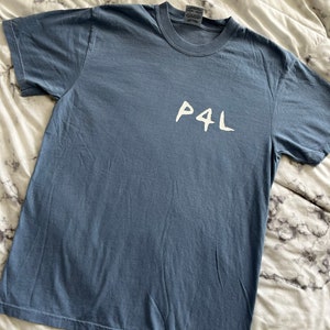 P4L アウターバンクス トップス | アウターバンクス ナンバープレート Tシャツ/長袖/クルーネック