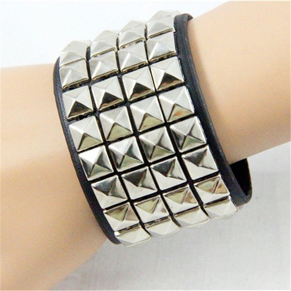 アクセサリー wristband studs punk vintage kmrii Amazon.com: 3 Pcs Studded Bracelet Black Spiked Bracelet Emo