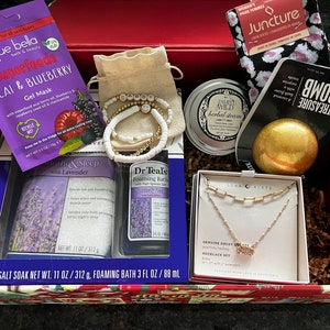 Caja de regalo con bomba de baño navideña