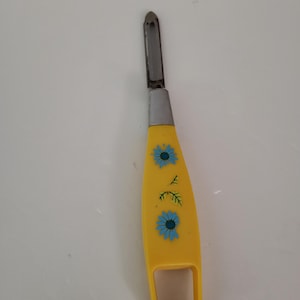 Retro vegetable peeler