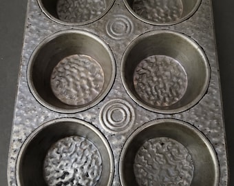 Vintage 6 cup muffin pan