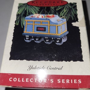 Hallmark ornament Yuletide Central 1995