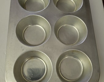 Comet aluminum 6 cup muffin pan