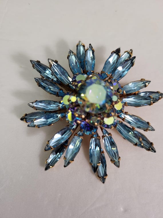 Pretty blue statement brooch - image 3