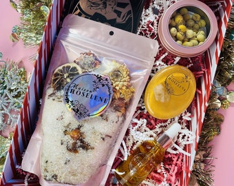 Spiritual Christmas Gift Box | Ritual Bath Kit | Christmas Gift for Women Bath Soak Meditation Magick Kit | Aromatherapy Gift Set Tarot