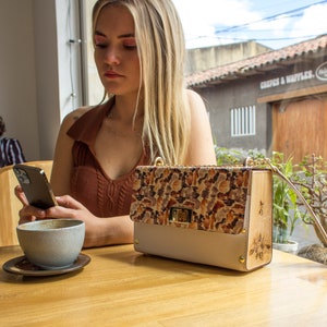 Handmade Leather & Wood Handbag | Women’s Purse | Beige Shoulder Bag | Premium Leather Tote | Unique Gift for Her | Everyday Bag