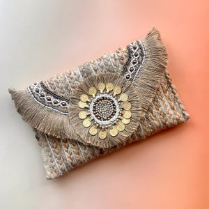 Bolso de mano de yute bohemio / Bolso de eventos bohemio con cuentas / Bolso llamativo para fiestas, viajes, festivales y estilo cotidiano o bodas con temática bohemia