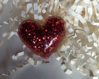 Mini Glitter Heart pin (Bubble)