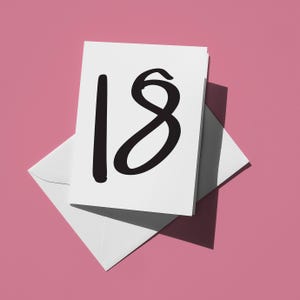 Minimalistische Geburtstagskarte zum 18. Geburtstag - Handgeschriebene Begrüßung mit Fettschrift, modernes Schwarz-Weiß-Design auf hochwertigem 270g-Karton