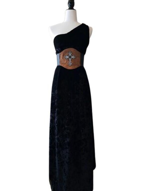 Handmade Embroidered Leather Corset Belt – Cross Artisan  display picture 3
