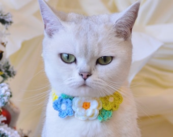 Enchanting Elegance: Vibrant Blue-Green Christmas Pet Collar for Furry Festivities!