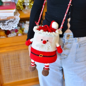 Jingle All the Way with Our Crocheted Santa's Satchel: A Festive Fashion Adventure!