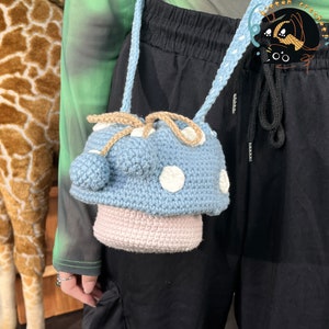 sac à champignons bleu au crochet, sac à champignons fait main, sac à champignons tricoté, produit fini sacs à bandoulière au crochet, cadeaux pour elle