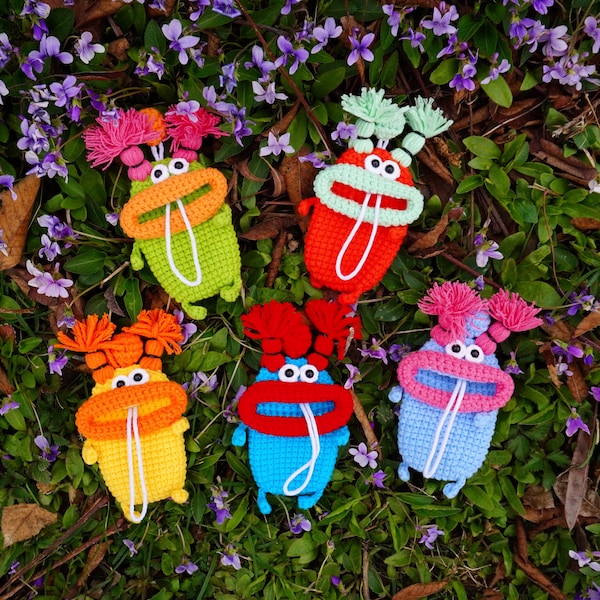 Crochet petit monstre wollen porte-clés avec sangle de traction, porte-clés, pochette à clés, étui à clés fait à la main, étui à clés de poupée drôle au crochet, cadeau de Noël