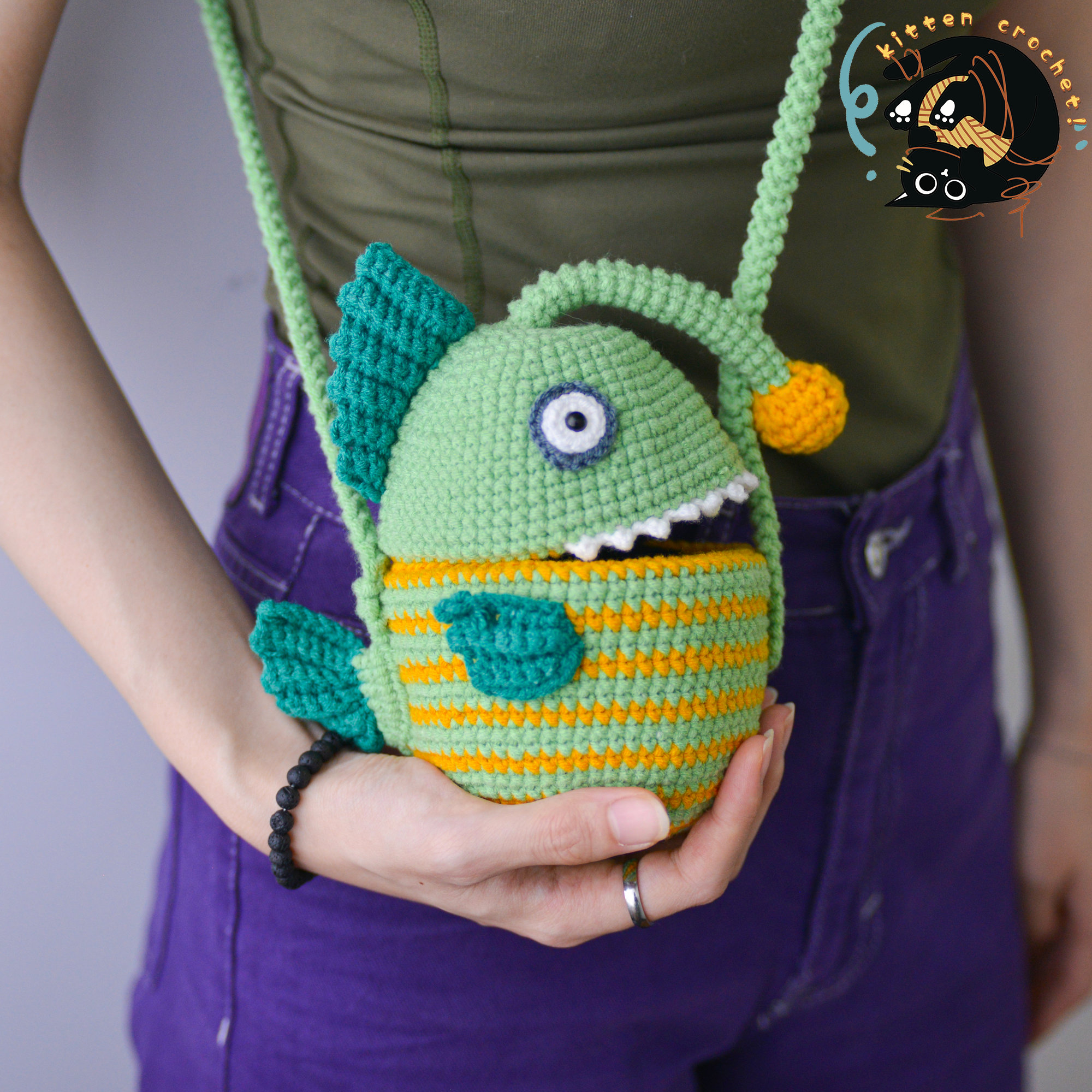 ★FILLINTHEBLANK★ Fish Crochet Bag blue Crochet Fish Bag Pattern - thecaffeinatedsnail.com