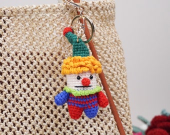 Gehaakte sleutelhanger clown, sleutelhanger schattige clown, leuke cadeaus, leuke cadeaus, clowncadeaus, knutselspullen, cadeaus voor haar, gehaakte clown, sleutelhanger clown