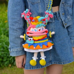 Circus Splendor: Weihnachten Crossbody Adventure|Handgemachte gehäkelte Umhängetasche|Halloween Kostüm|Weihnachtsgeschenk|Geschenk für Tochter