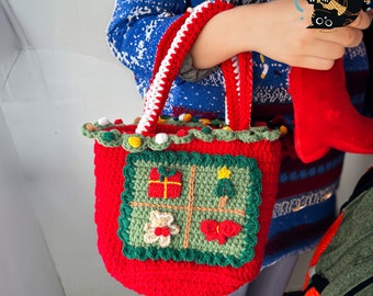 Festive Crocheted Christmas Handbag: Carry Holiday Cheer Everywhere!