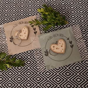 Biglietto con cuore in legno