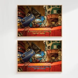 Op de afbeelding: Twee ingelijste prints met een gedetailleerde, kleurrijke weergave van een futuristische stadsgezicht met mechanische elementen. De prints bevatten tekst in een vreemde taal en de zin "A Tradesmith's Work is Never Done."
