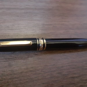 Small Ballpoint Pen Metallic Black with Gold Details Has New German Schneider Express 56 Blue Ink Refill only 11cm Long