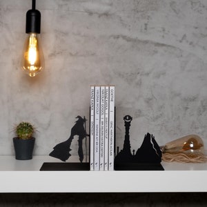 Lord Metal Bookends, Gandalf Metal Decor, Froda Metal Art, Mordor Metal Gift, Best Gift Ever, Bookend,Housewarming Gift, Gandalf Bookends