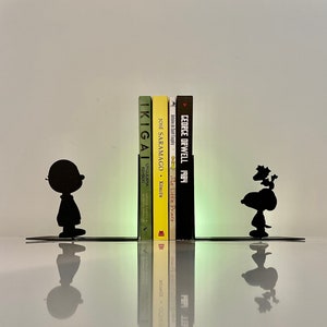 Snoopy Bookends, Snoopy Metal Decor, peanut Metal Art, charlie brown Gift,  woodstock Gift, snoopy Gift Decoration, peanut Bookends
