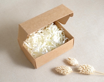 Gift box including filling material and string kraft paper SGP2 SGP3