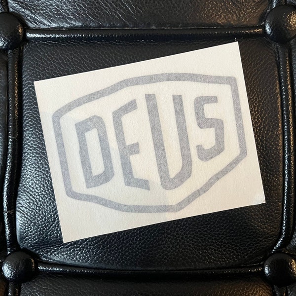 Deus Ex Machina Sticker Cafe Racer Flat Tracker Scrambler Vintage Classic Motorbike Yamaha SR 500 BMW R100 R80 Triumph T-Shirt Cap Hoodie BMX