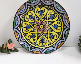 ヴィンテージスペイン手描き陶器プレート - カラフルな花柄の壁掛け