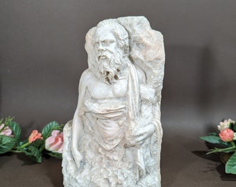 Standbeeld van de Griekse filosoof Socrates. Kunstmarmeren standbeeld van Socrates