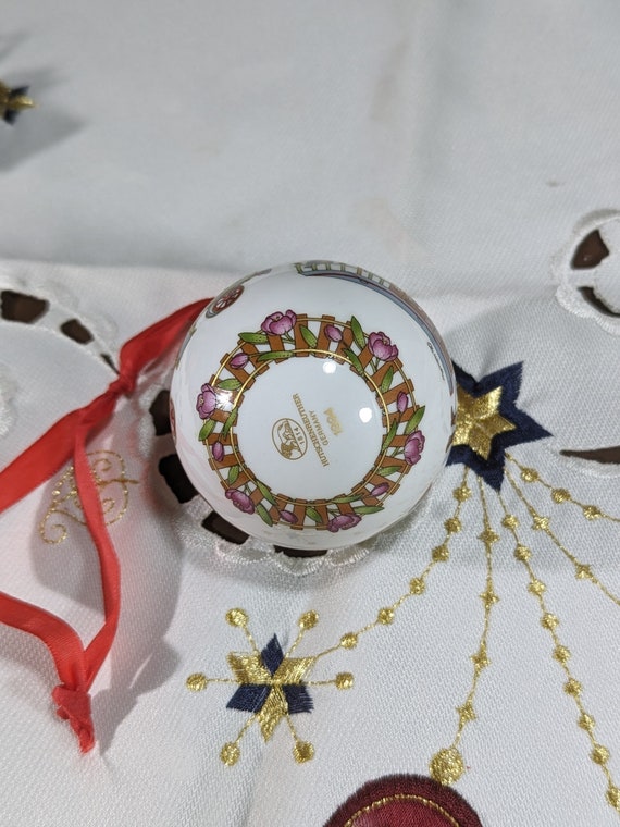 Boule De Noël En Porcelaine Hutschenreuther 2025 - Collection "Jeux De Noël", 6 Cm, édition Limitée