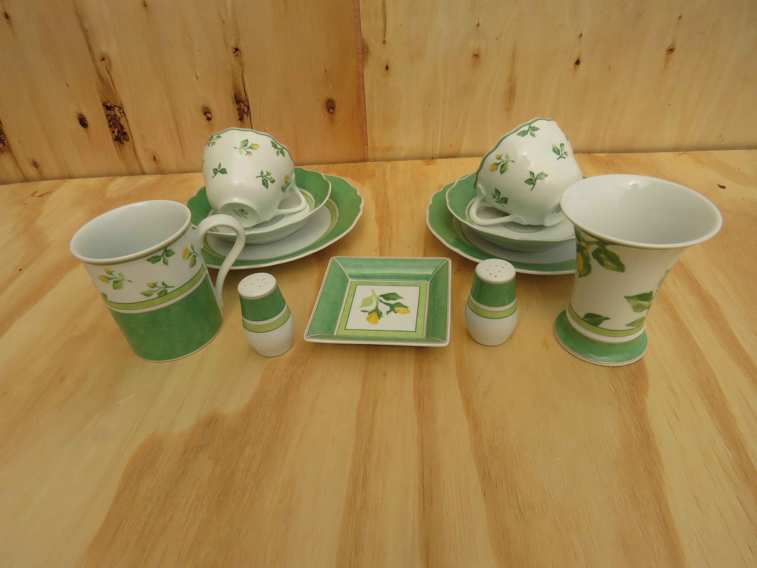 Elegant Hutschenreuther Medley Summer Dream Set - Lovely Pieces