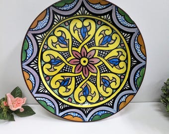 ヴィンテージスペイン手描き陶器プレート - カラフルな花柄の壁掛け