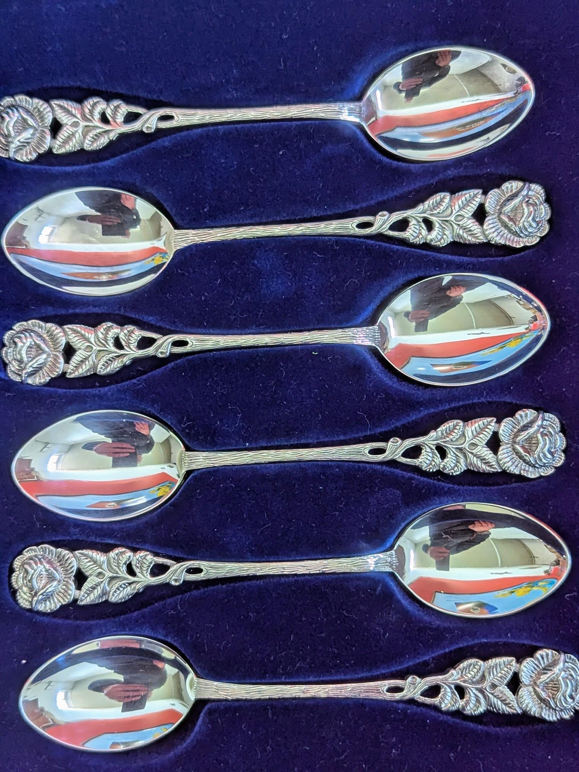 01【ANTIKO社製】カトラリーセット15点 シルバー100 01【ANTIKO社製】カトラリーセット15点 シルバー100