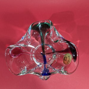 Cenicero de cristal bohemio vintage, una colorida obra maestra retro